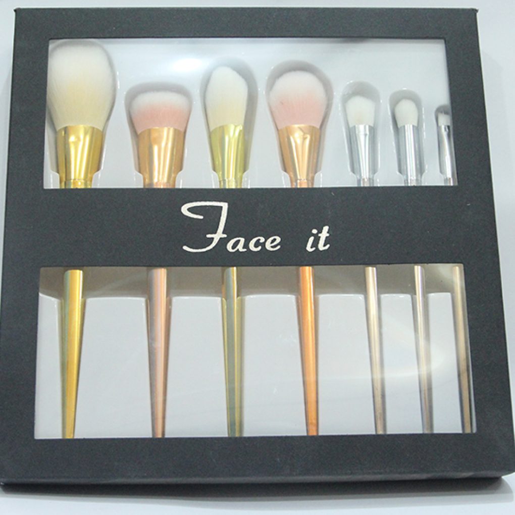7 In 1 Faceit Pouch Brush. mauj.pk